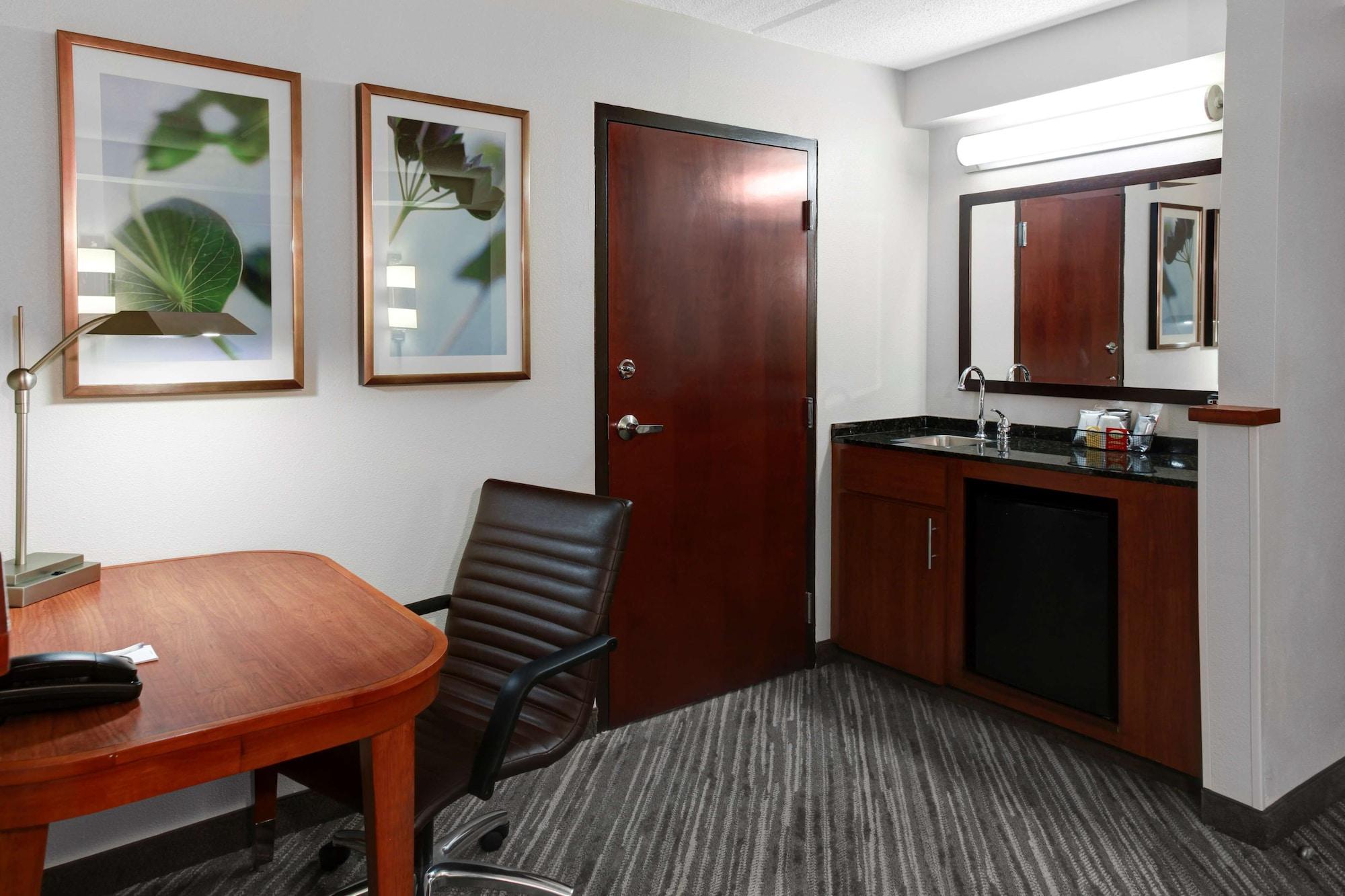 Hyatt Place Denver Airport Аурора Екстериор снимка