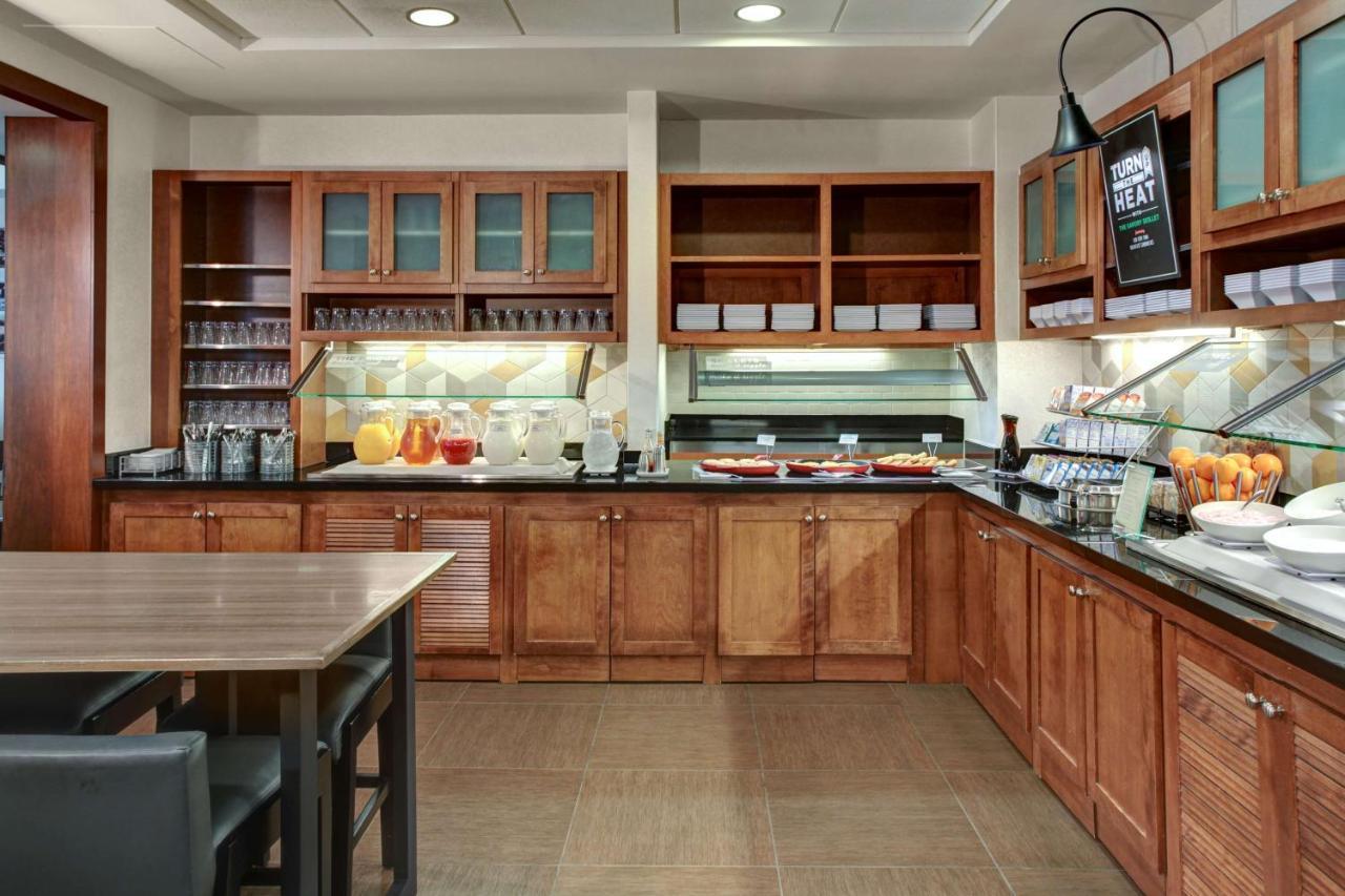 Hyatt Place Denver Airport Аурора Екстериор снимка
