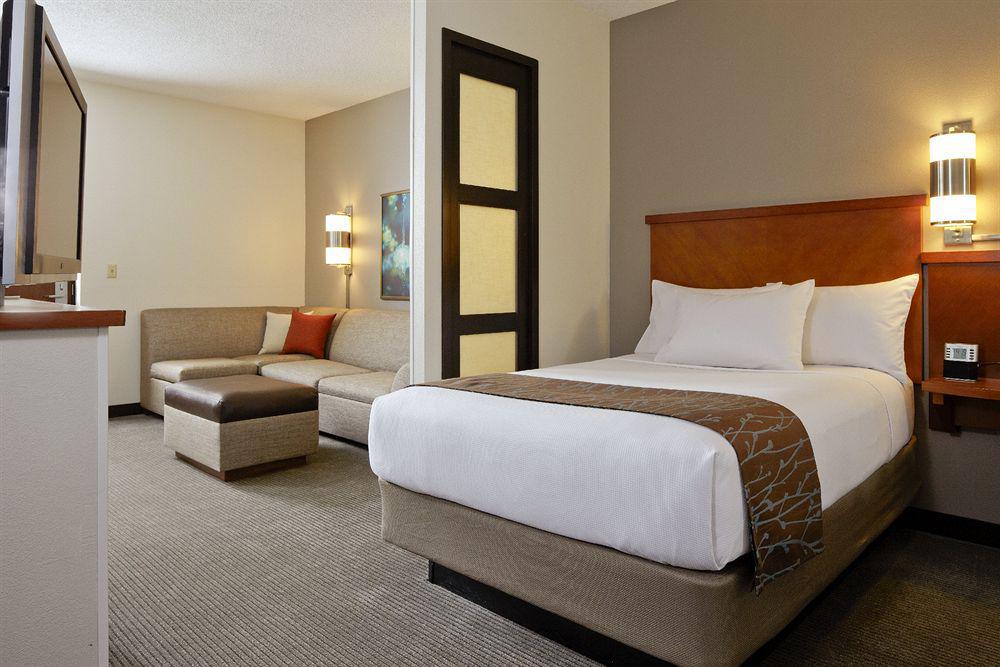 Hyatt Place Denver Airport Аурора Екстериор снимка